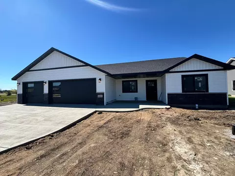610 Lanigan Way SE, Saint Joseph, MN 56374