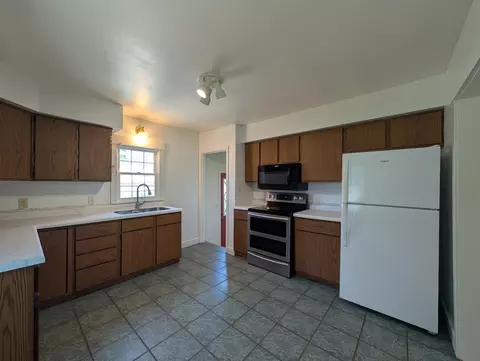 Kitchen - 160 10th St, Tracy, MN 56175 photo 3 of 4