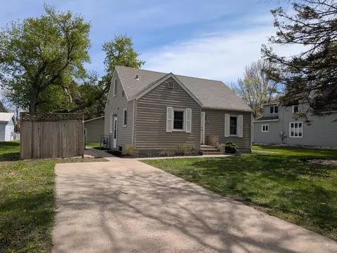 Exterior - 160 10th St, Tracy, MN 56175 photo 2 of 6