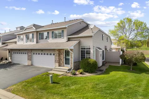 837 Summer Pines Cir, Hudson, WI 54016
