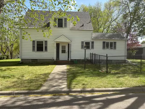 121 N 10th St, Montevideo, MN 56265