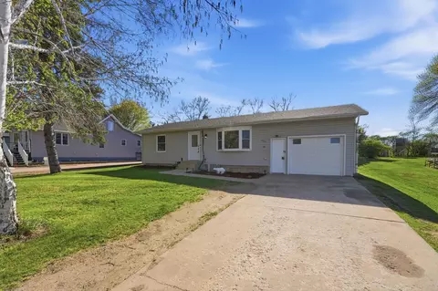 528 Walnut St S, Sauk Centre, MN 56378