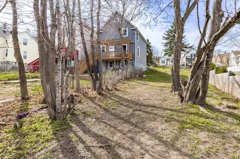 Exterior - 822 E 7th St, Duluth, MN 55805 photo 9 of 16