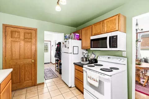 Kitchen - 822 E 7th St, Duluth, MN 55805 photo 1 of 4