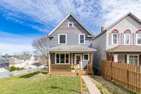 Exterior - 822 E 7th St, Duluth, MN 55805 photo 4 of 16