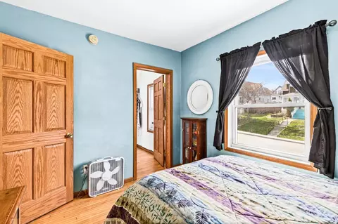 Bedroom - 822 E 7th St, Duluth, MN 55805 photo 4 of 4