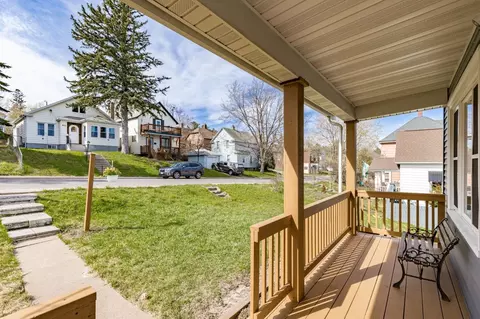 Exterior - 822 E 7th St, Duluth, MN 55805 photo 2 of 16