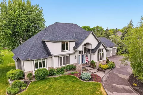 10215 Bluff Rd, Eden Prairie, MN 55347