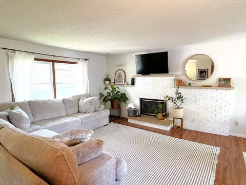 Living - 720 4th Ave NW, Plainview, MN 55964 photo 1 of 4