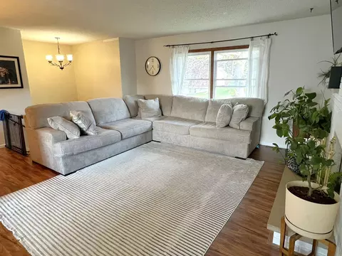 Living - 720 4th Ave NW, Plainview, MN 55964 photo 2 of 4