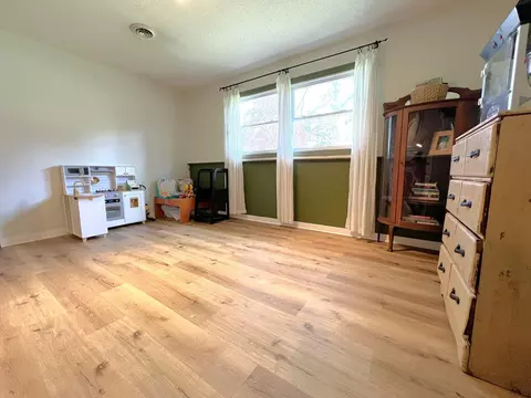 Bedroom - 720 4th Ave NW, Plainview, MN 55964 photo 6 of 6