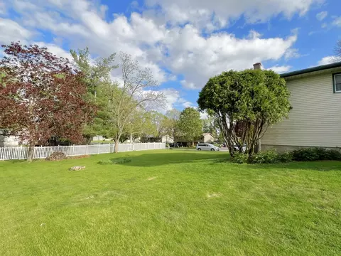 Exterior - 720 4th Ave NW, Plainview, MN 55964 photo 8 of 10
