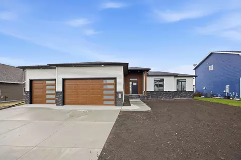 4328 23rd Ave S, Moorhead, MN 56560