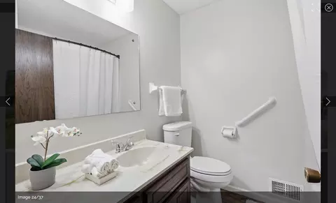 Bath - 8548 Irwin Rd, Bloomington, MN 55437 photo 2 of 4