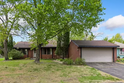 11788 Red Fox Dr, Maple Grove, MN 55369