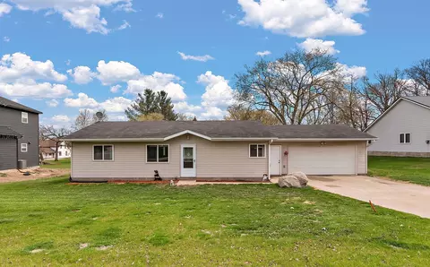 931 Perry Ave N, Browerville, MN 56438