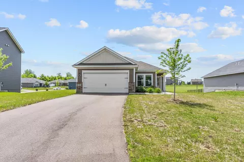 413 Tanner Dr, Waverly, MN 55390