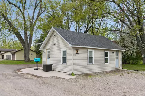 16217 Gleason Lake Rd, Wayzata, MN 55391