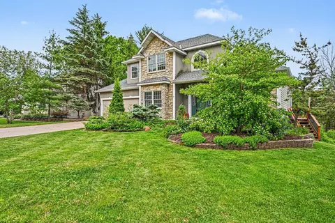 1452 Golf View Dr, River Falls, WI 54022