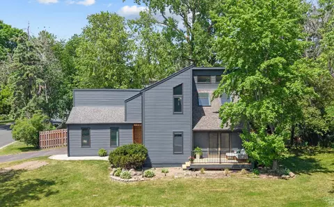 15034 Chestnut Dr, Burnsville, MN 55306