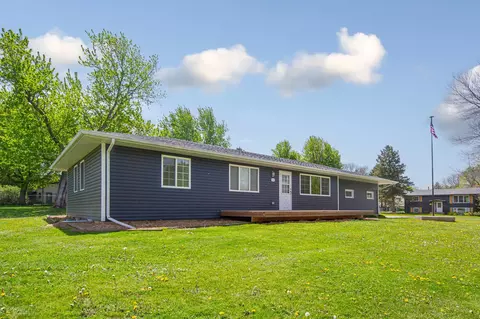 Exterior - 1507 Babbitt Ct, Faribault, MN 55021 photo 5 of 10