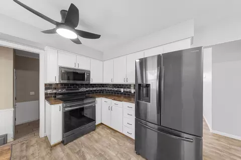 Kitchen - 1507 Babbitt Ct, Faribault, MN 55021 photo 2 of 4