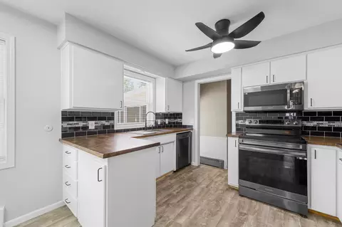 Kitchen - 1507 Babbitt Ct, Faribault, MN 55021 photo 1 of 4