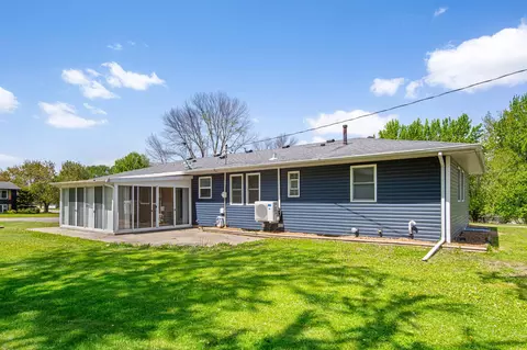Exterior - 1507 Babbitt Ct, Faribault, MN 55021 photo 2 of 10
