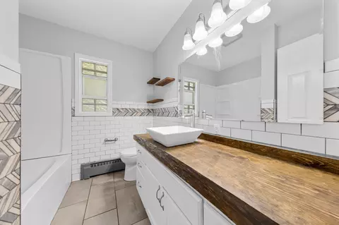 Bath - 1507 Babbitt Ct, Faribault, MN 55021 photo 1 of 3