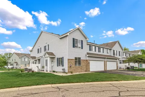 1913 Mockingbird Ave, Shakopee, MN 55379