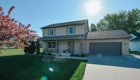 270 Highlands Ave, Zumbrota, MN 55992