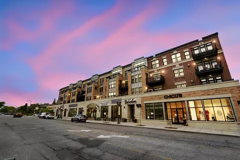 1060 Grand Ave #203, Saint Paul, MN 55105