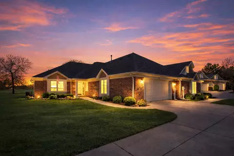 8810 Pointe Vista Dr, Victoria, MN 55386