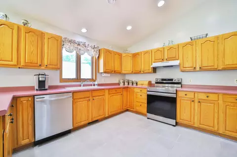 Kitchen - 14481 Northwoods Dr, Baxter, MN 56425 photo 1 of 2