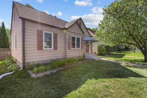 3738 Noble Ave N, Robbinsdale, MN 55422