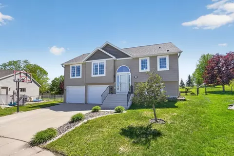 5208 Pinehurst Ln NW, Rochester, MN 55901