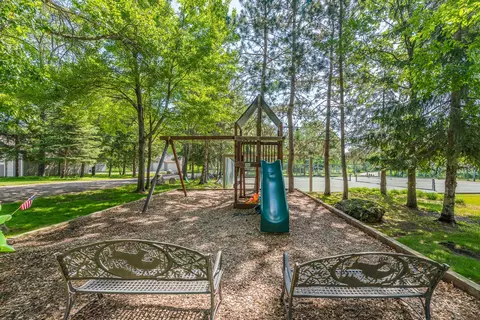 Exterior - 1393 E Pointe Dr #1393, Brainerd, MN 56401 photo 12 of 14