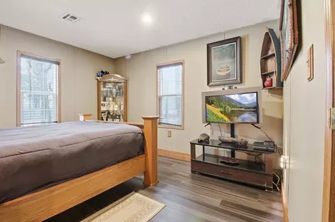 Bedroom - 11084 320th St, Onamia, MN 56359 photo 4 of 5