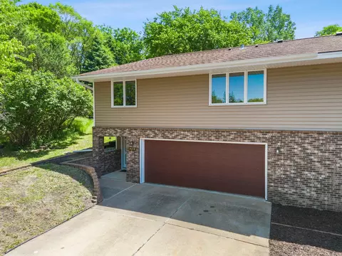 14278 Golf View Dr, Eden Prairie, MN 55346