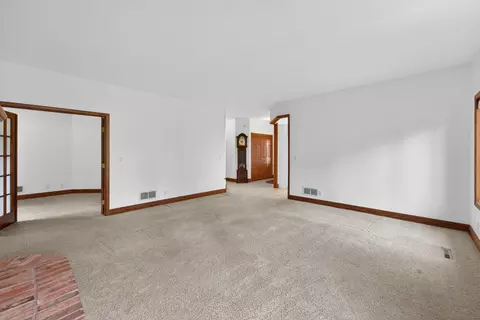 Living - 7052 Eagle Trl, Centerville, MN 55038 photo 2 of 2