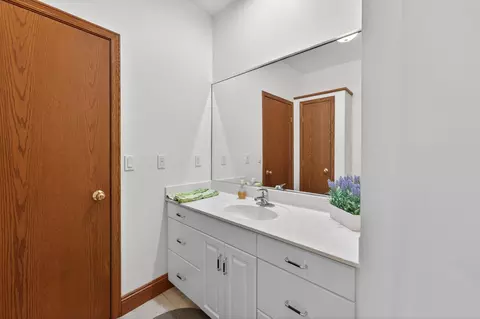 Bath - 7052 Eagle Trl, Centerville, MN 55038 photo 4 of 4