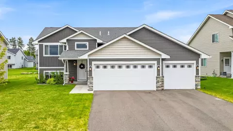 422 Bluebird Dr NW, Isanti, MN 55040