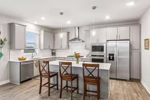 838 Foxglove Ter, Waconia, MN 55387