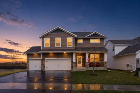 838 Foxglove Ter, Waconia, MN 55387