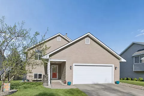 365 Wildhurst Rd, Waconia, MN 55387