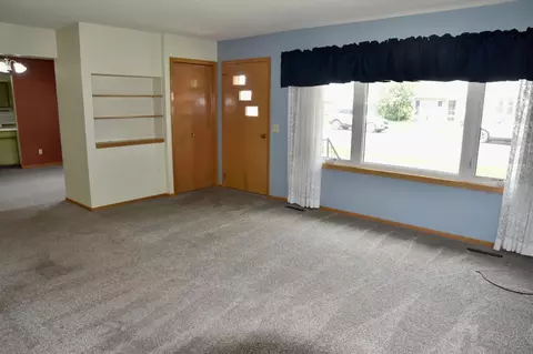 Living - 666 3rd St, Ocheyedan, IA 51354 photo 5 of 6