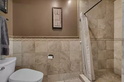 Bath - 410 Sundown Dr, Avon, MN 56310 photo 3 of 8