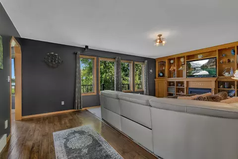 Living - 410 Sundown Dr, Avon, MN 56310 photo 5 of 13