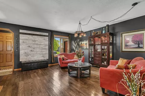 Living - 410 Sundown Dr, Avon, MN 56310 photo 4 of 13