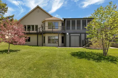 410 Sundown Dr, Avon, MN 56310